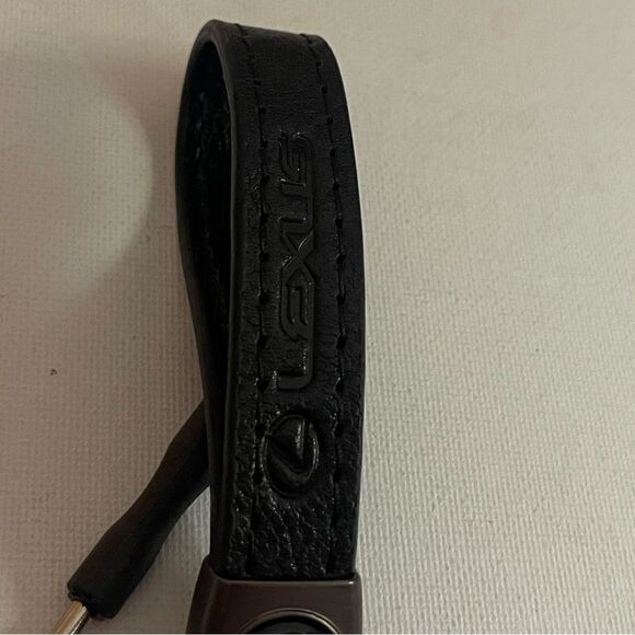 Lexus Logo Key Fob Keychain in Black Leather NWT - Picture 3 of 5